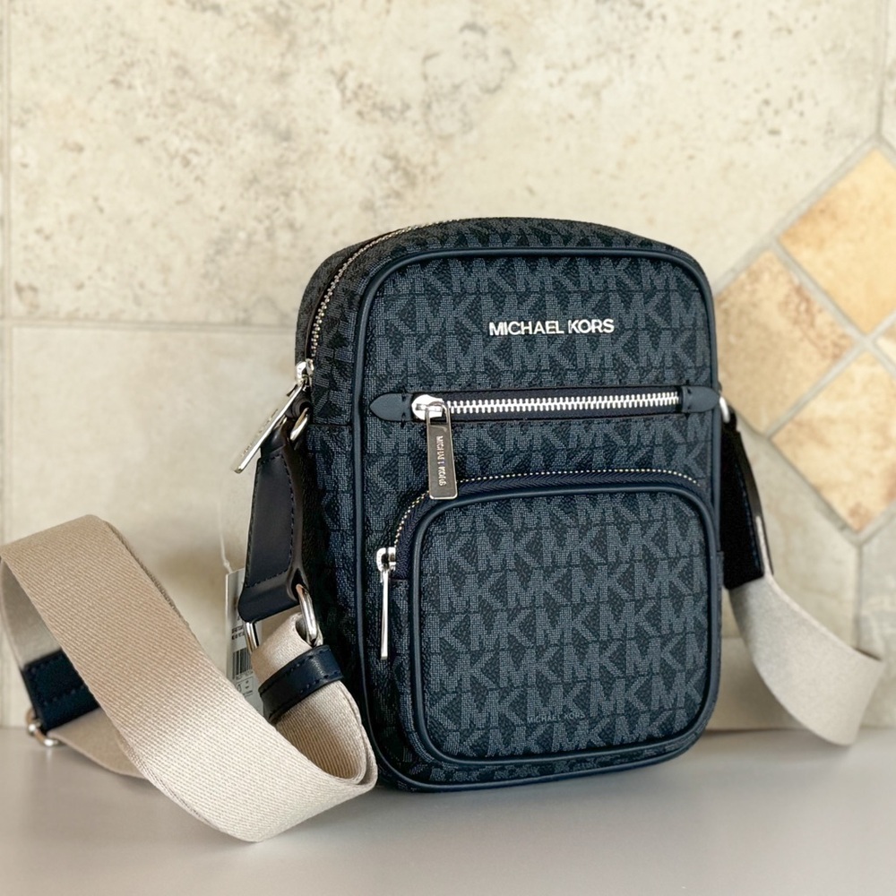 Michael Kors Jet Set Item Crossbody Flight Bag MK admiral - Picture 3 of 12